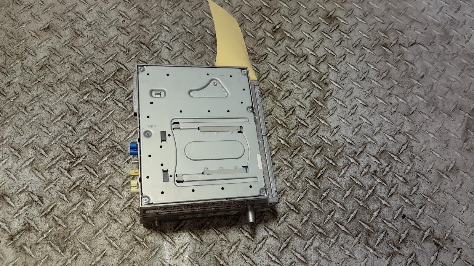 View Auto part Radio/Cd/Dvd/Sat/Tv Mercedes C Class 2014