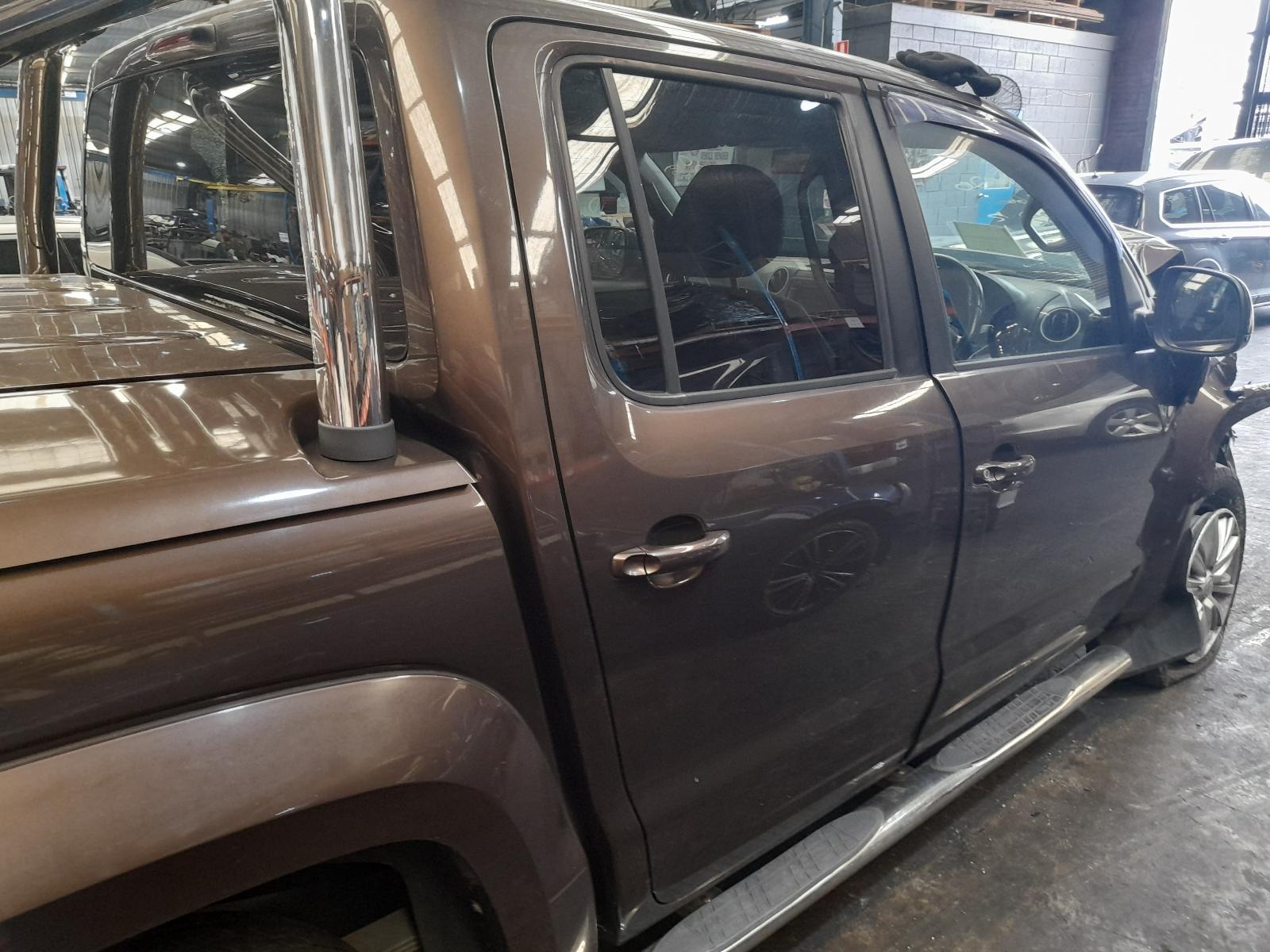 View Auto part Right Rear Door Sliding Volkswagen Amarok 2011