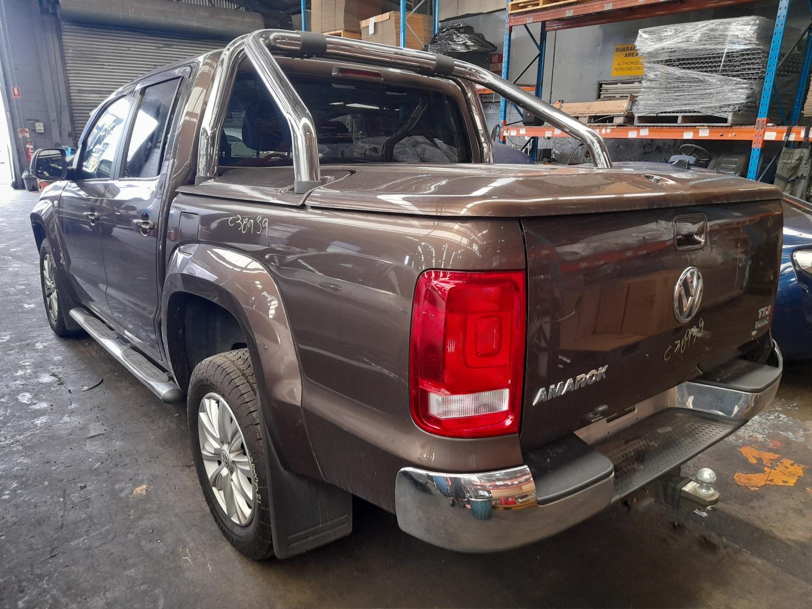 View Auto part Tonneau/Cover Volkswagen Amarok 2011