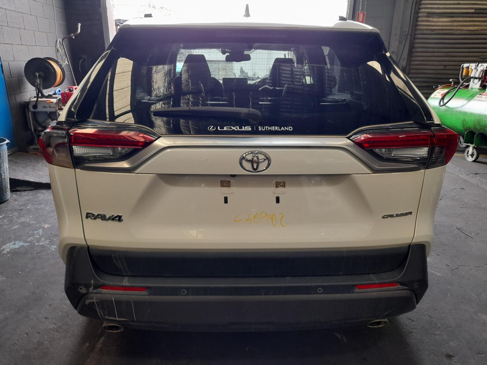 View Auto part Rear/Tailgate Glass Toyota Rav4 2021