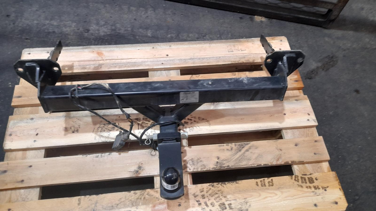 View Auto part Towbar Subaru Forester 2012