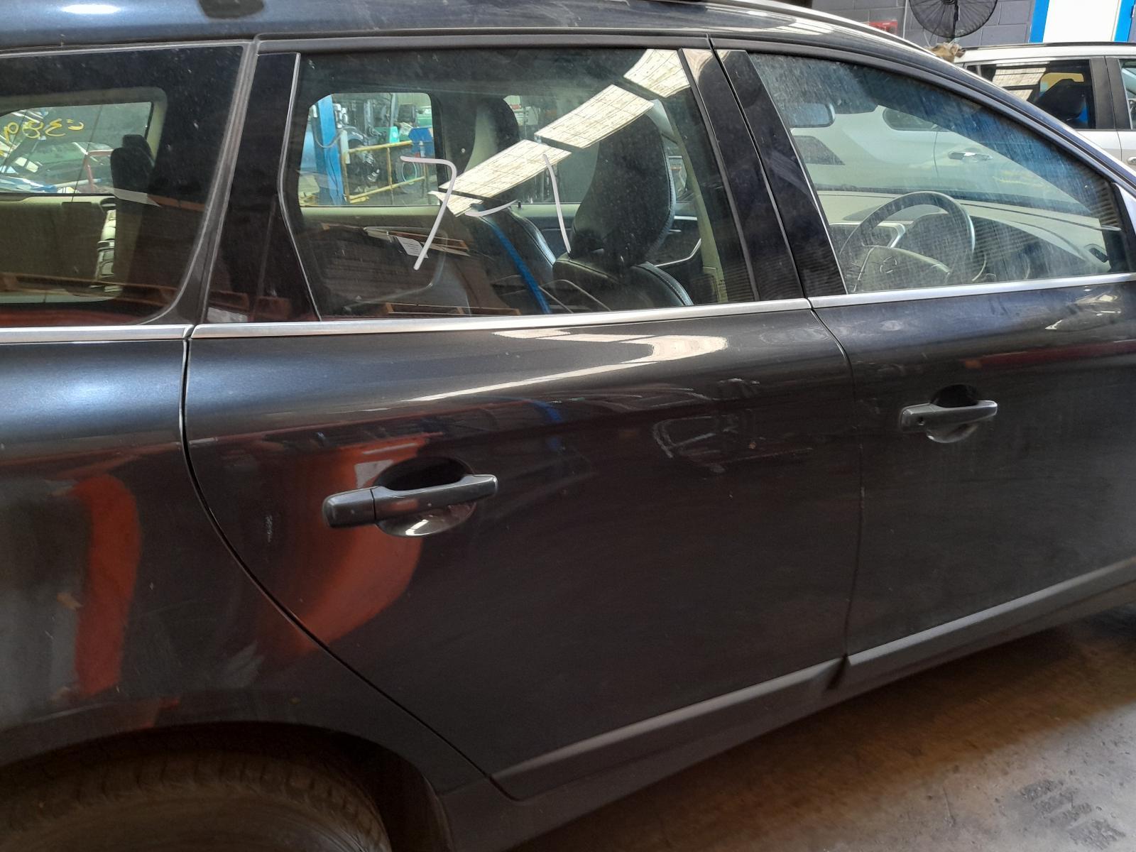 View Auto part Right Rear Door Sliding Volvo Xc60 2012