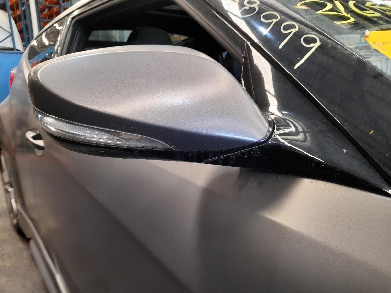 View Auto part Right Door Mirror Hyundai Veloster 2017