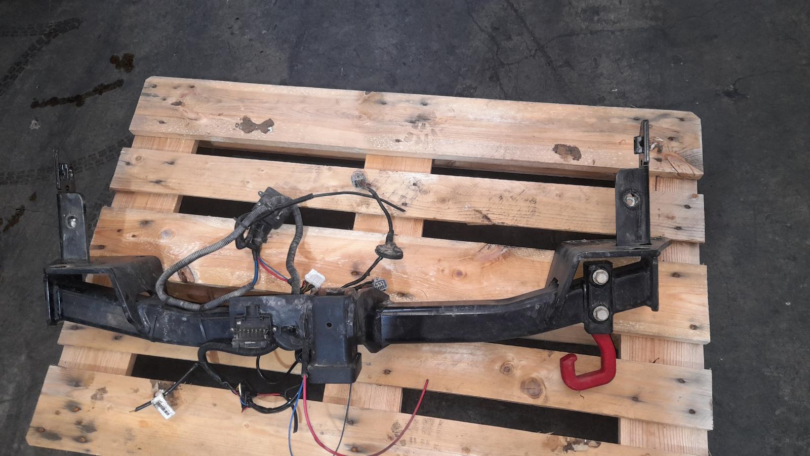 View Auto part Towbar Jeep Cherokee 2014