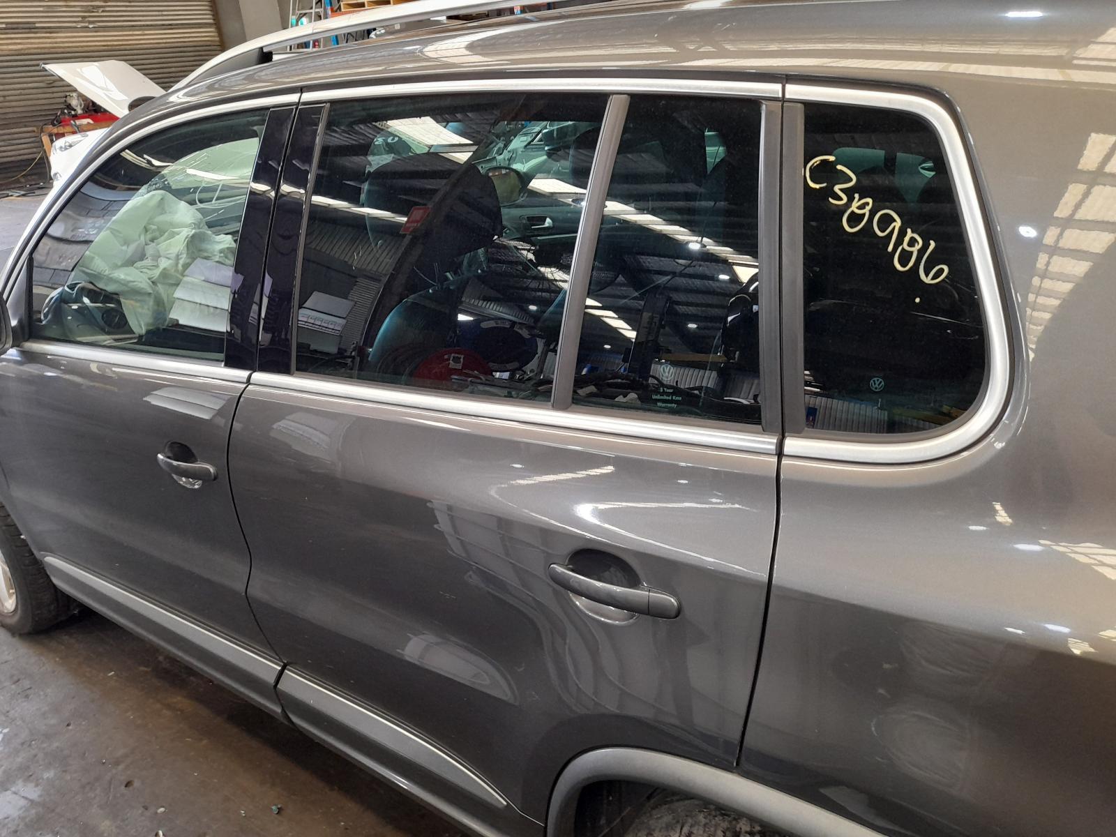 View Auto part Left Rear Door/Sliding Volkswagen Tiguan 2014