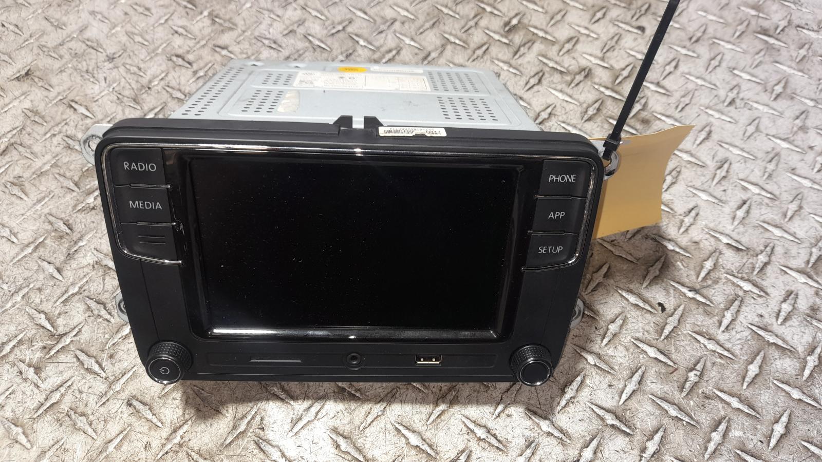 View Auto part Radio/Cd/Dvd/Sat/Tv Volkswagen Tiguan 2014