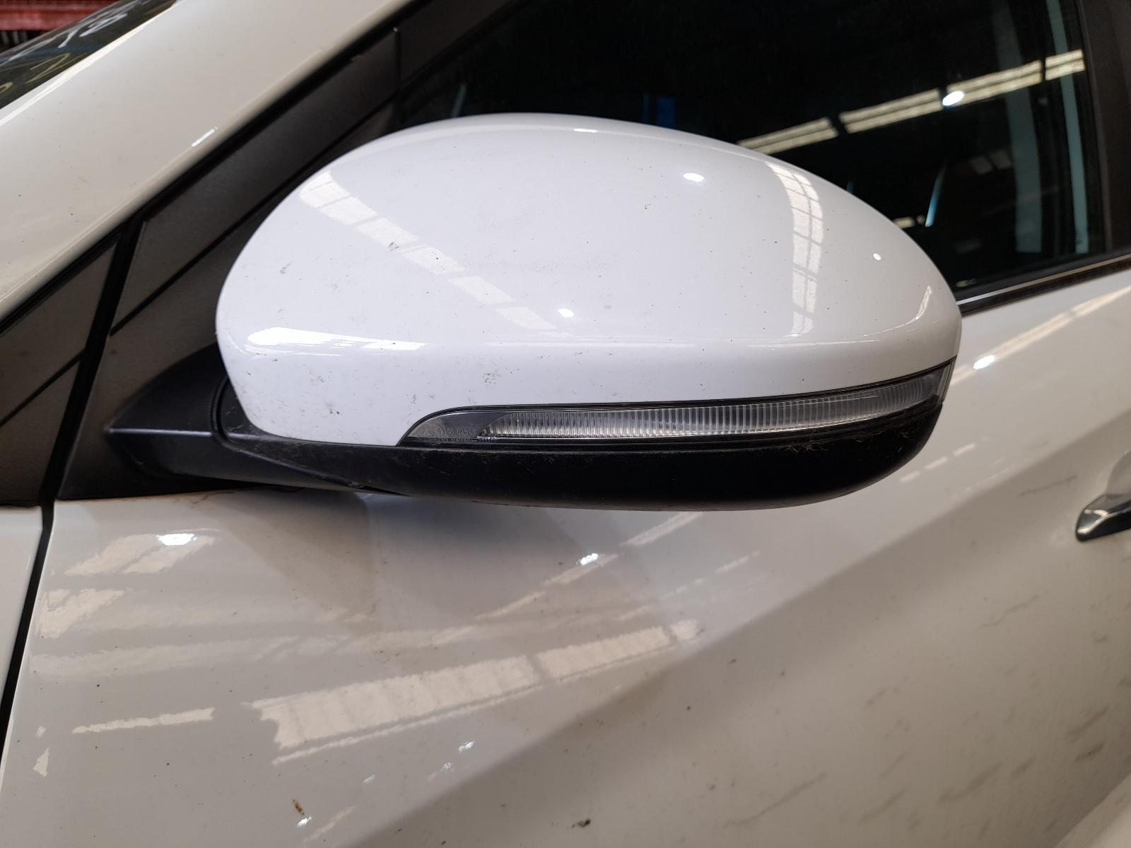 View Auto part Left Door Mirror Hyundai Tucson 2017