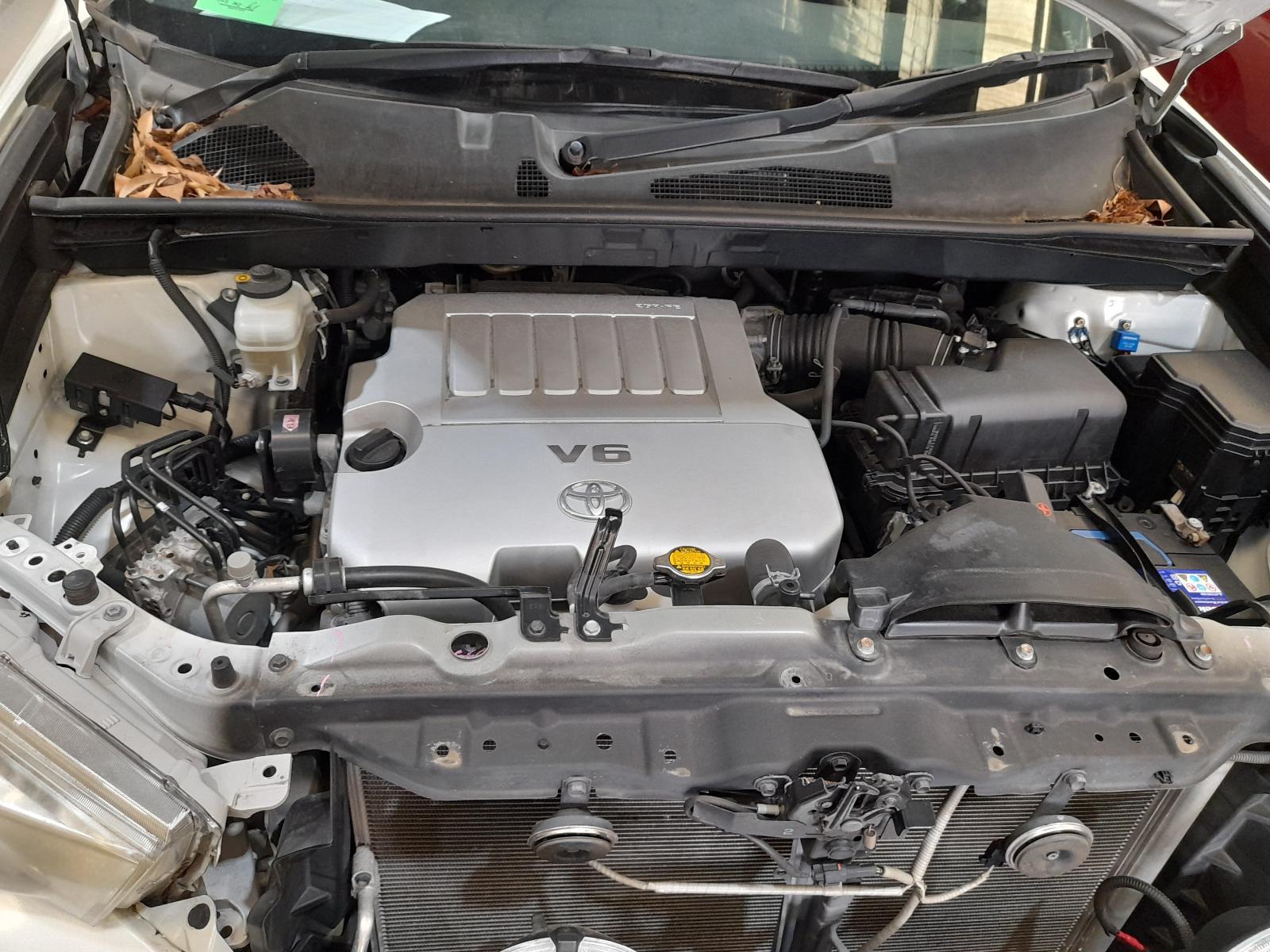 View Auto part Engine Toyota Kluger 2012