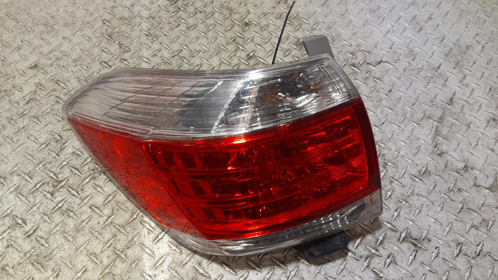 View Auto part Left Taillight Toyota Kluger 2012