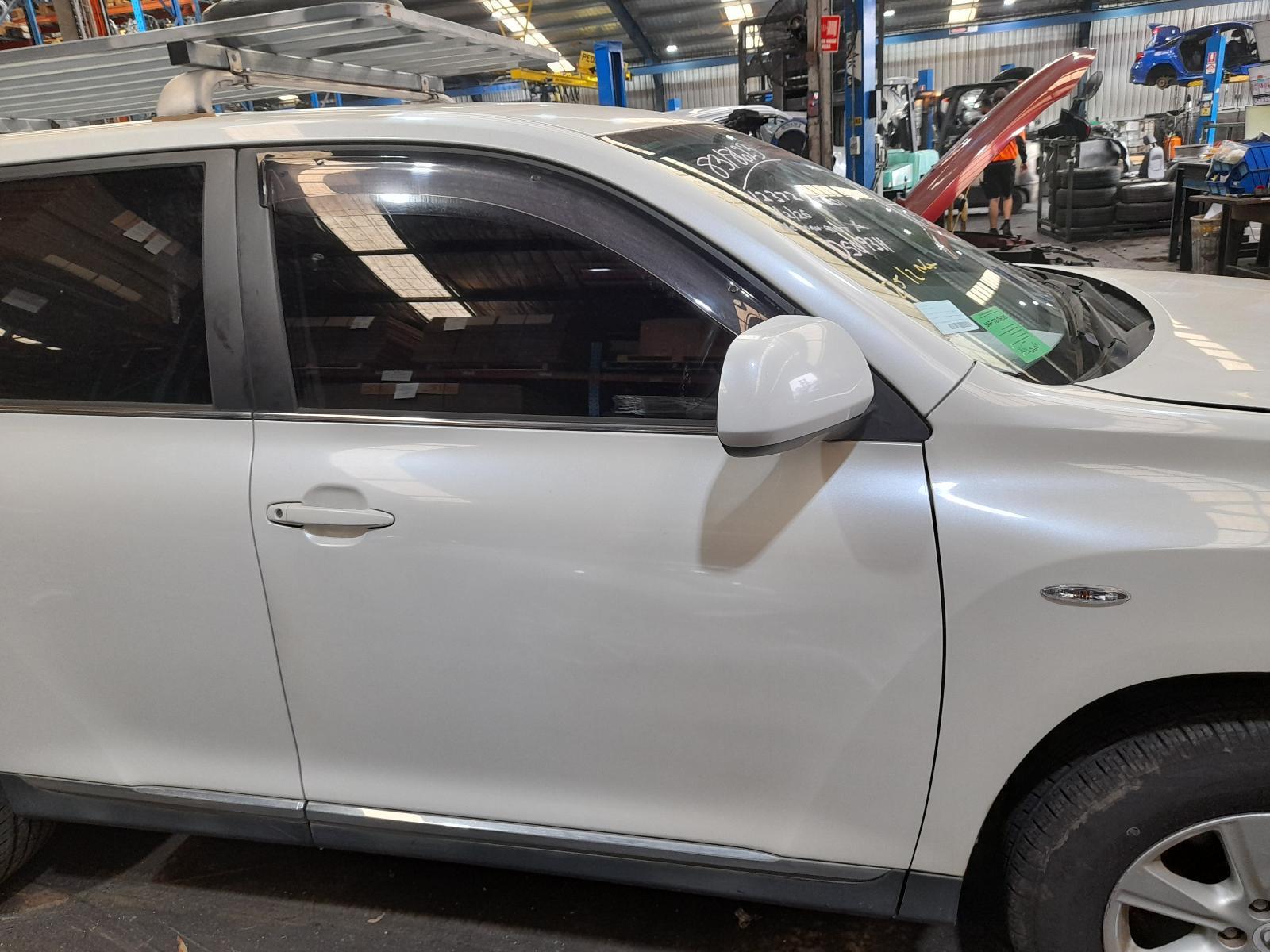 View Auto part Right Front Window Reg/Motor Toyota Kluger 2012