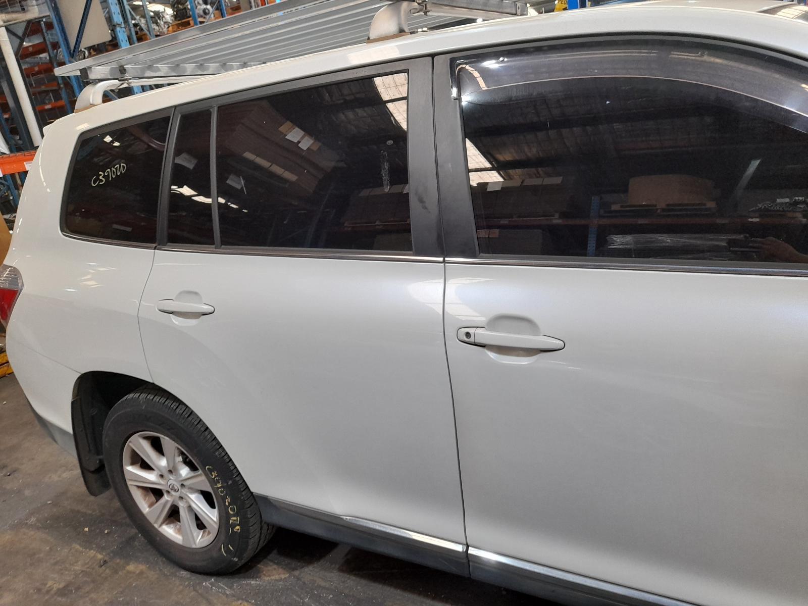 View Auto part Right Rear Door Window Toyota Kluger 2012