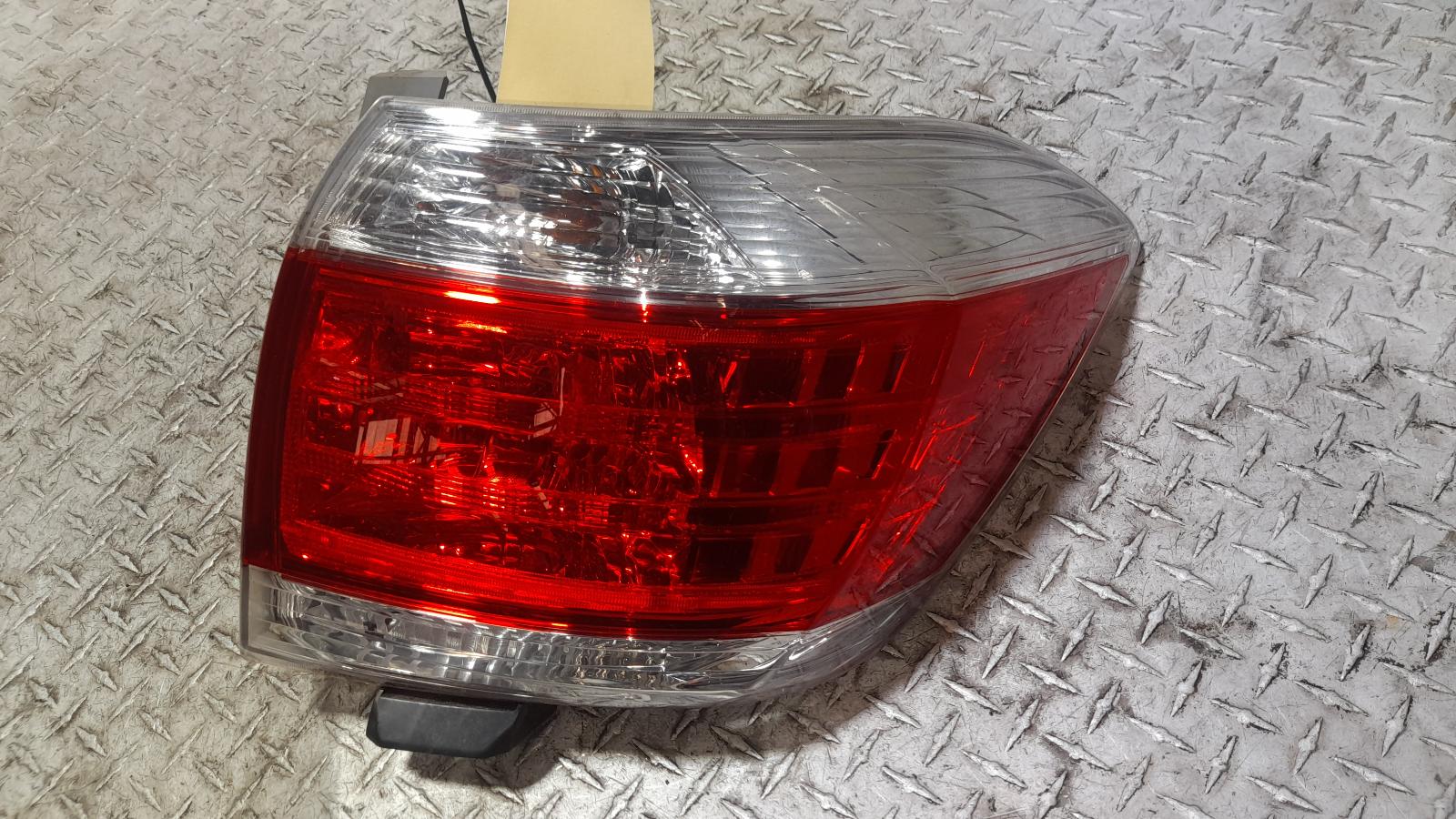 View Auto part Right Taillight Toyota Kluger 2012