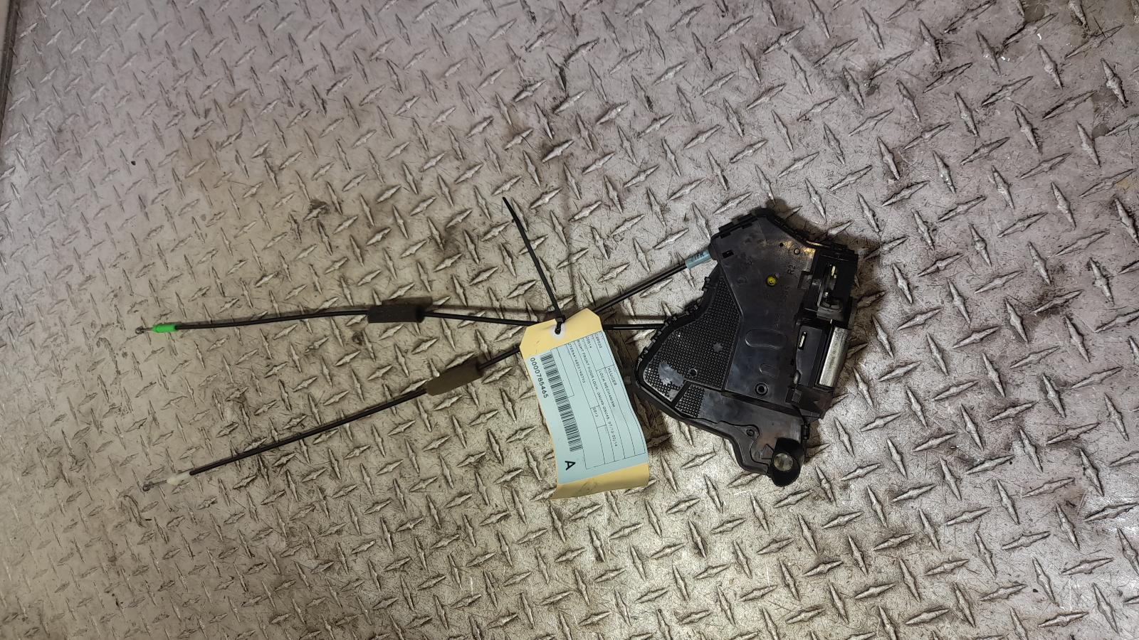 View Auto part Door/Boot/Gate Lock Toyota Kluger 2012