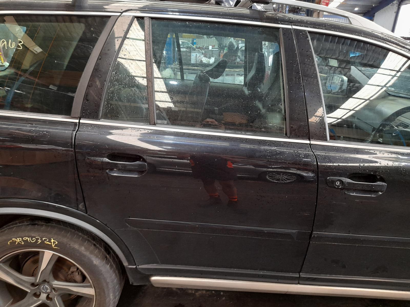 View Auto part Right Rear Door Sliding Volvo Xc90 2012