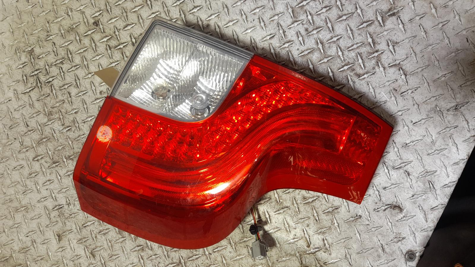 View Auto part Right Taillight Volvo Xc90 2012