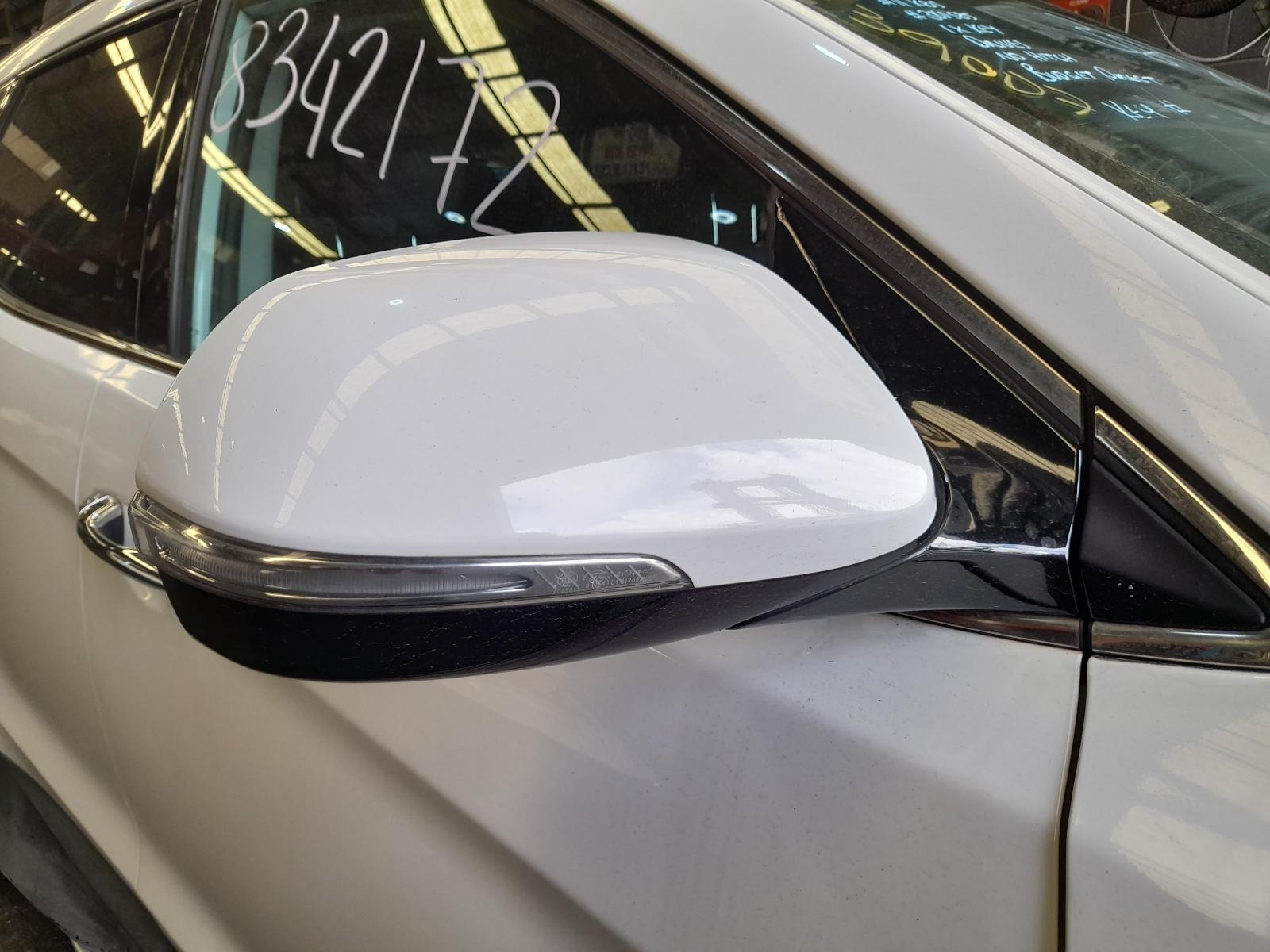 View Auto part Right Door Mirror Hyundai Santa Fe 2014