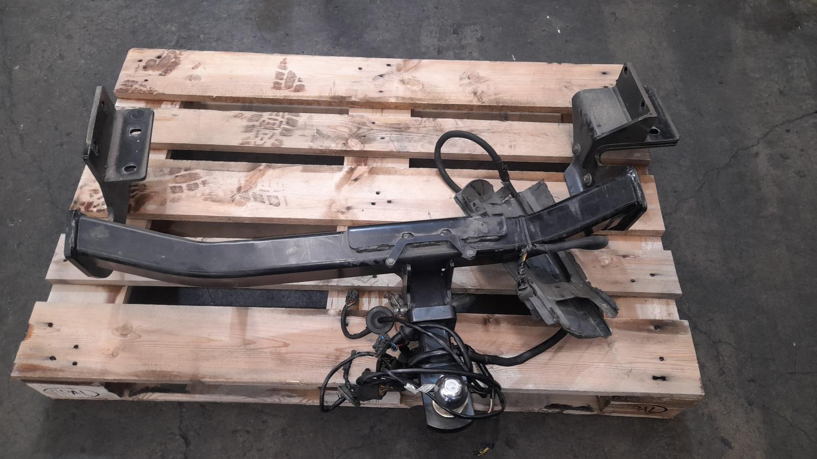 View Auto part Towbar Hyundai Santa Fe 2014