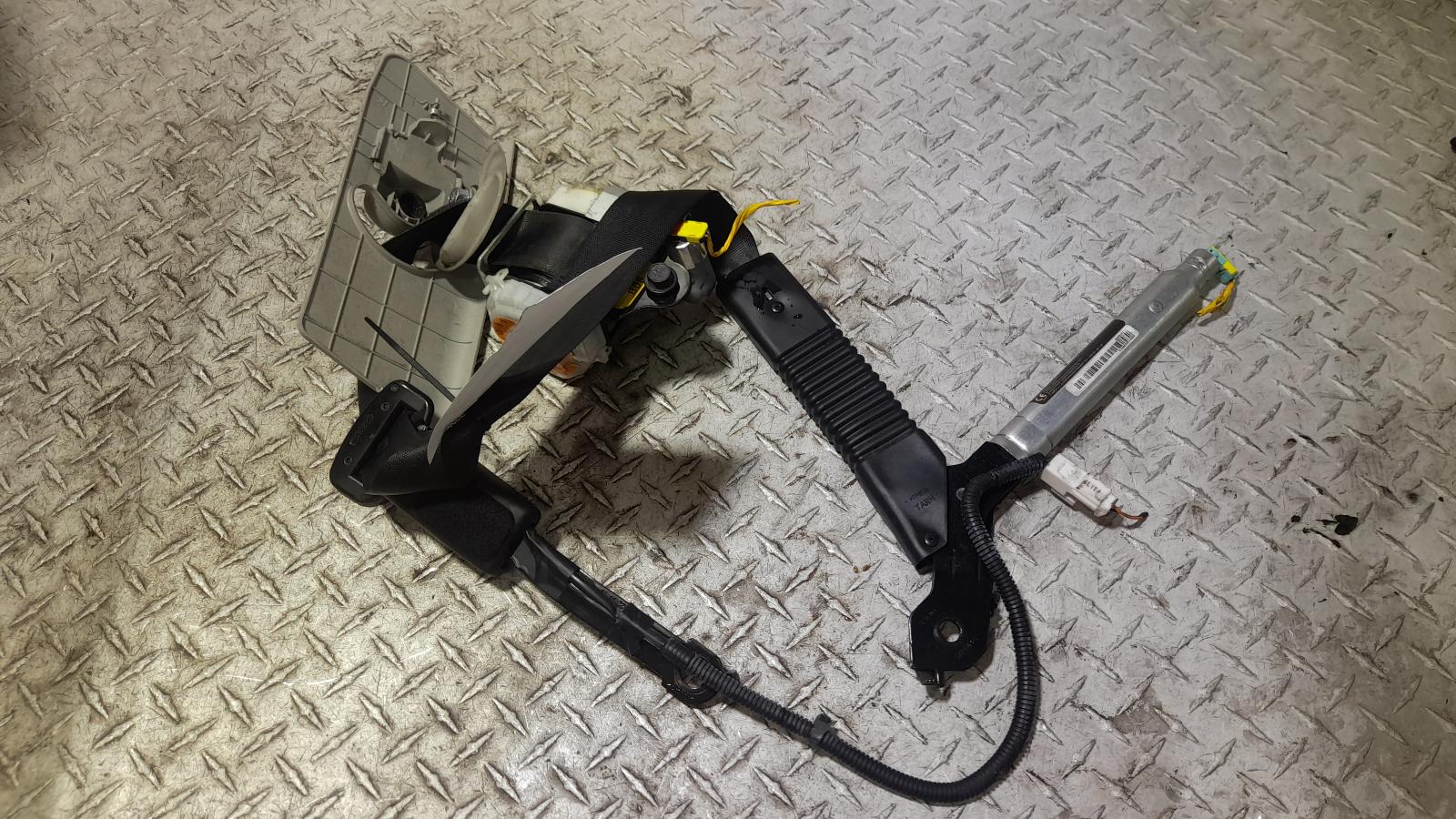 View Auto part Seatbelt/Stalk Hyundai Santa Fe 2014