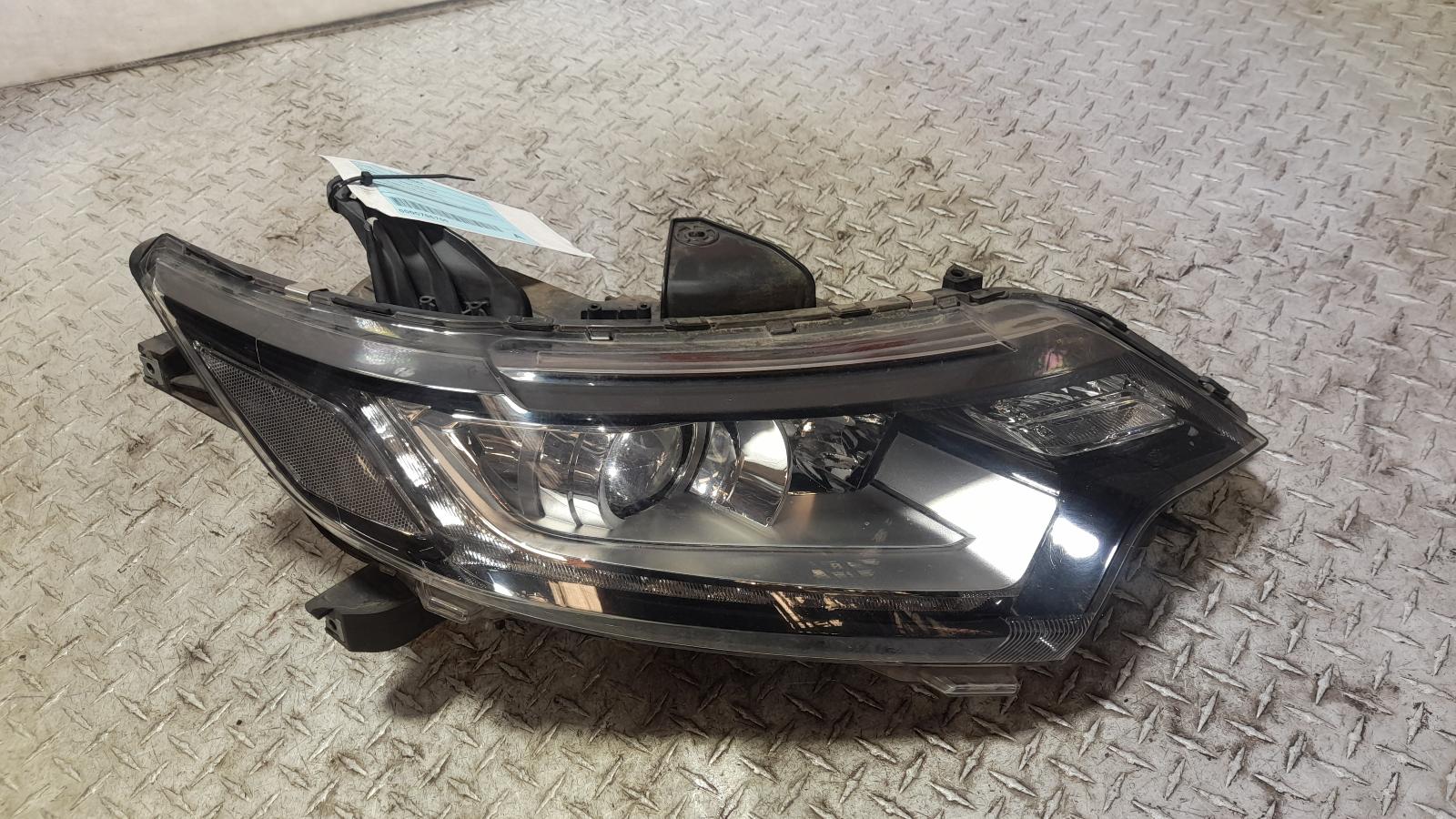 View Auto part Right Headlamp Mitsubishi Outlander 2017