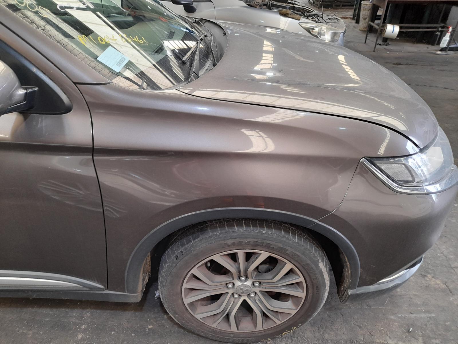 View Auto part Right Guard Mitsubishi Outlander 2017