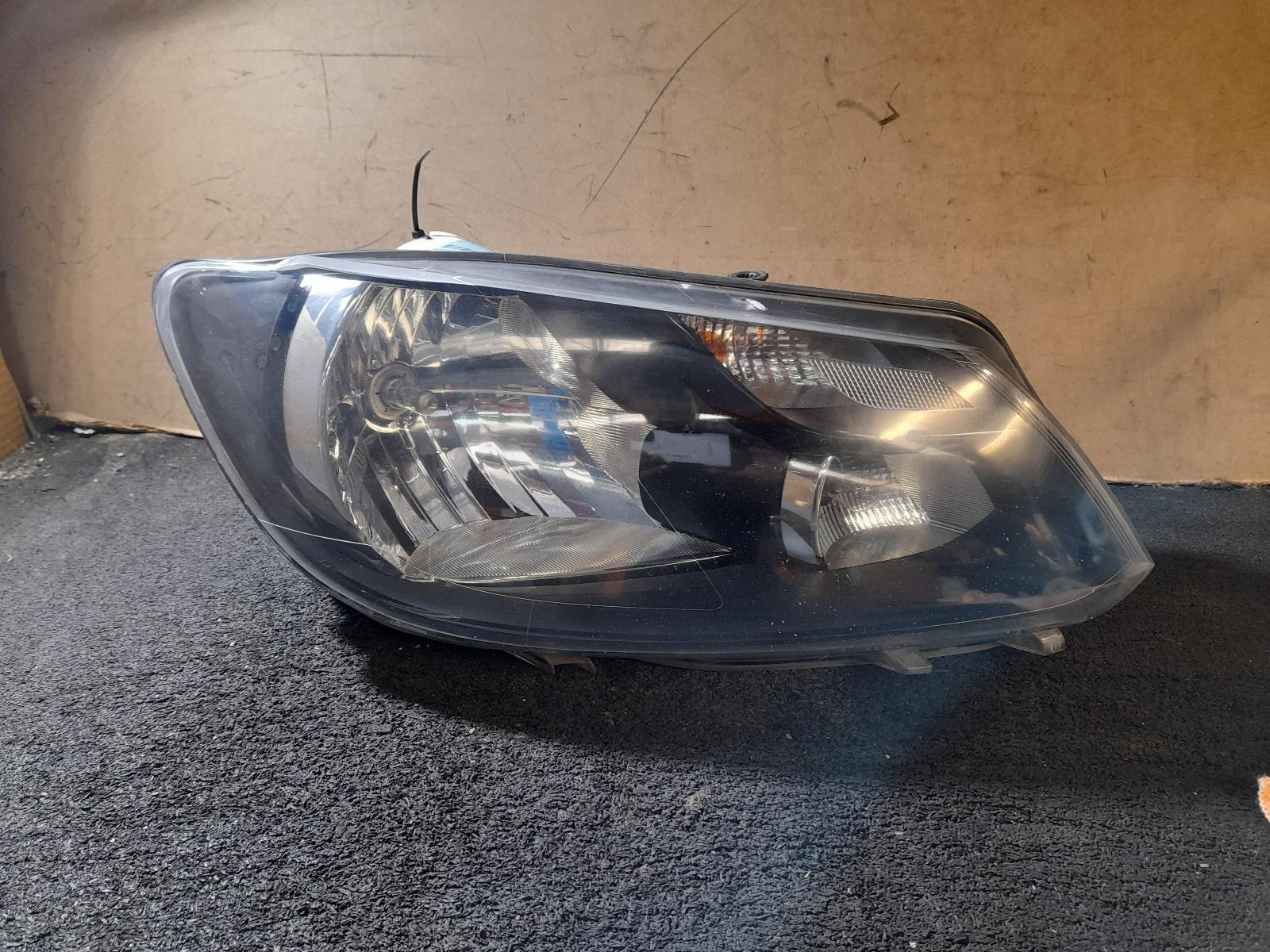 View Auto part Right Headlamp Volkswagen Caddy 2014