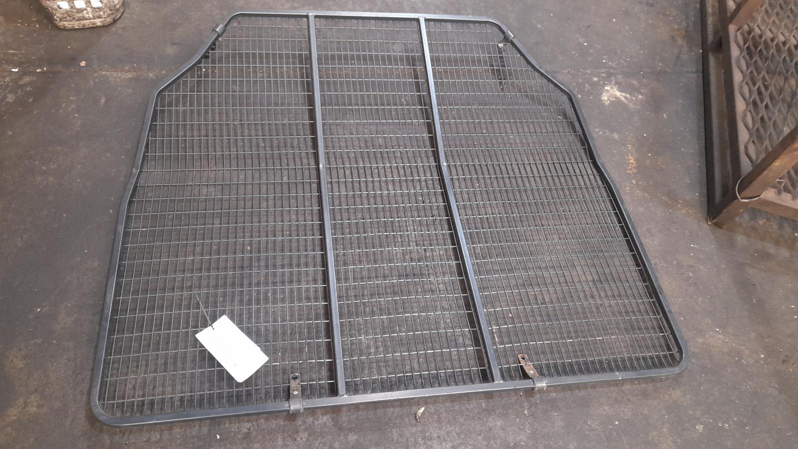 View Auto part Cargo Barrier Volkswagen Caddy 2014