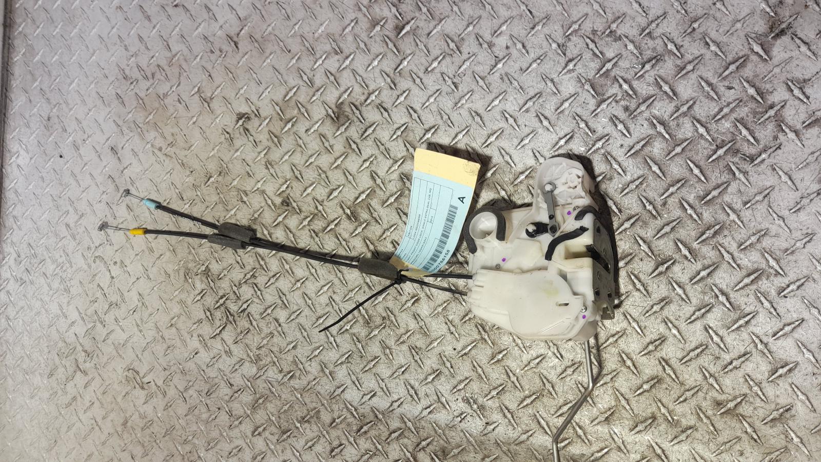 View Auto part Door/Boot/Gate Lock Mitsubishi Triton 2015