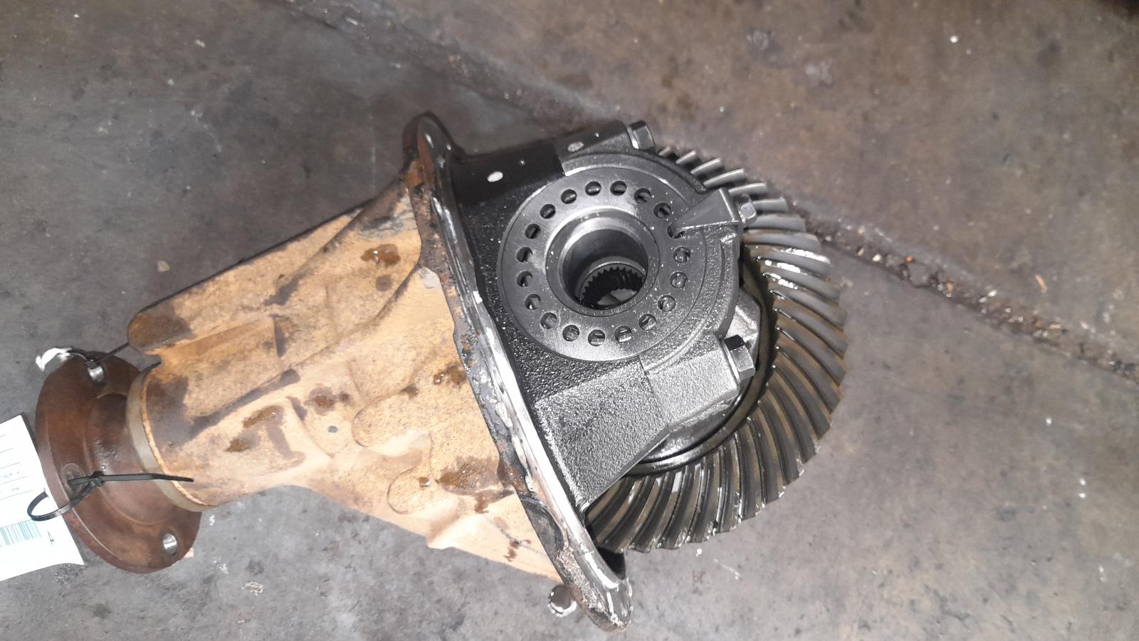 View Auto part Differential Centre Mitsubishi Triton 2015