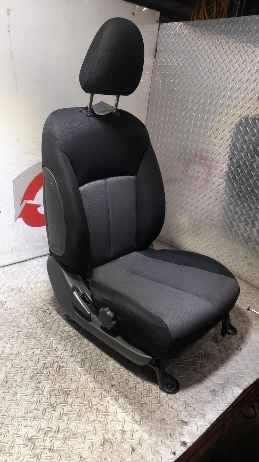 View Auto part Front Seat Mitsubishi Triton 2015