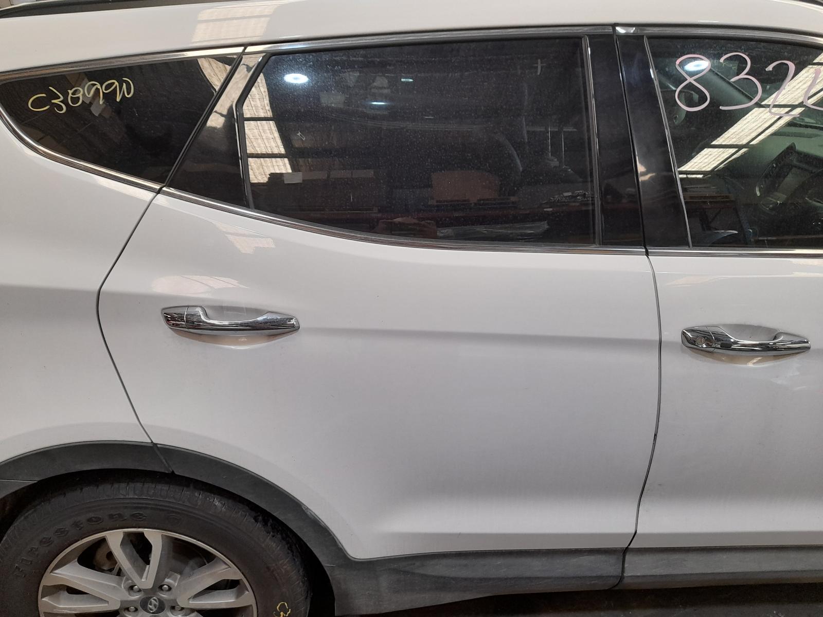 View Auto part Right Rear Door Sliding Hyundai Santa Fe 2014