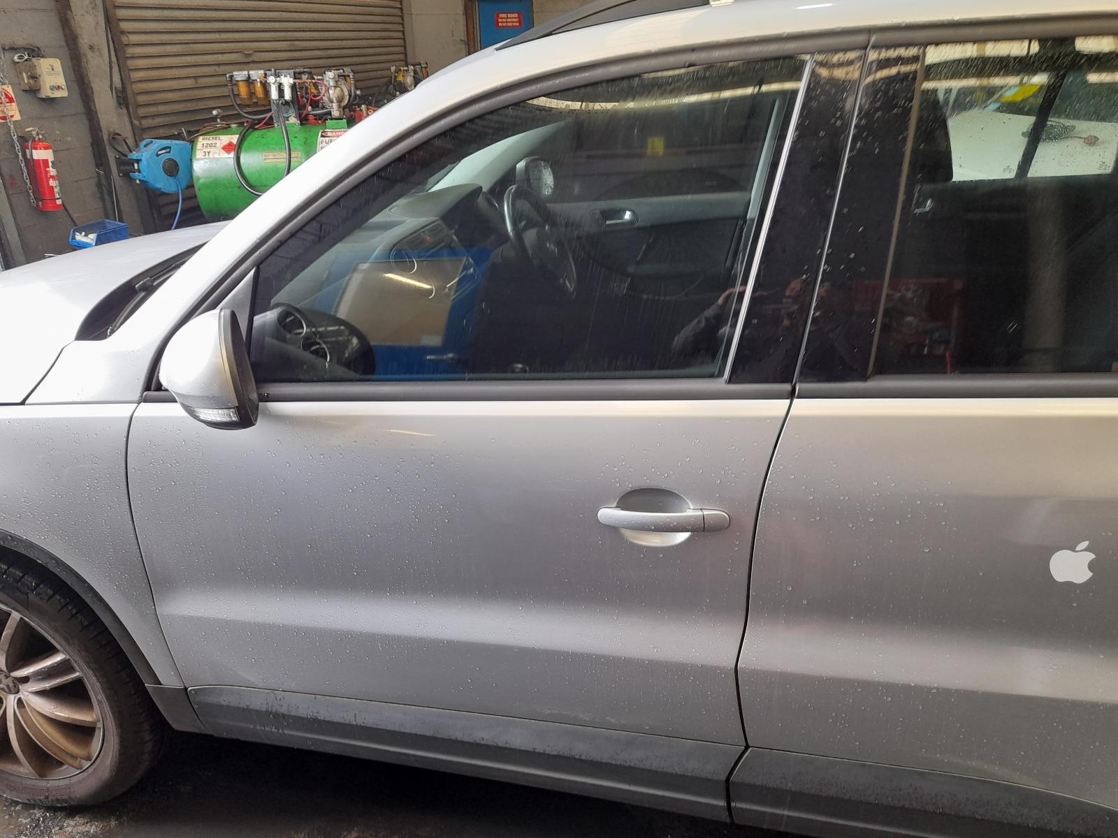 View Auto part Left Front Door Volkswagen Tiguan 2010
