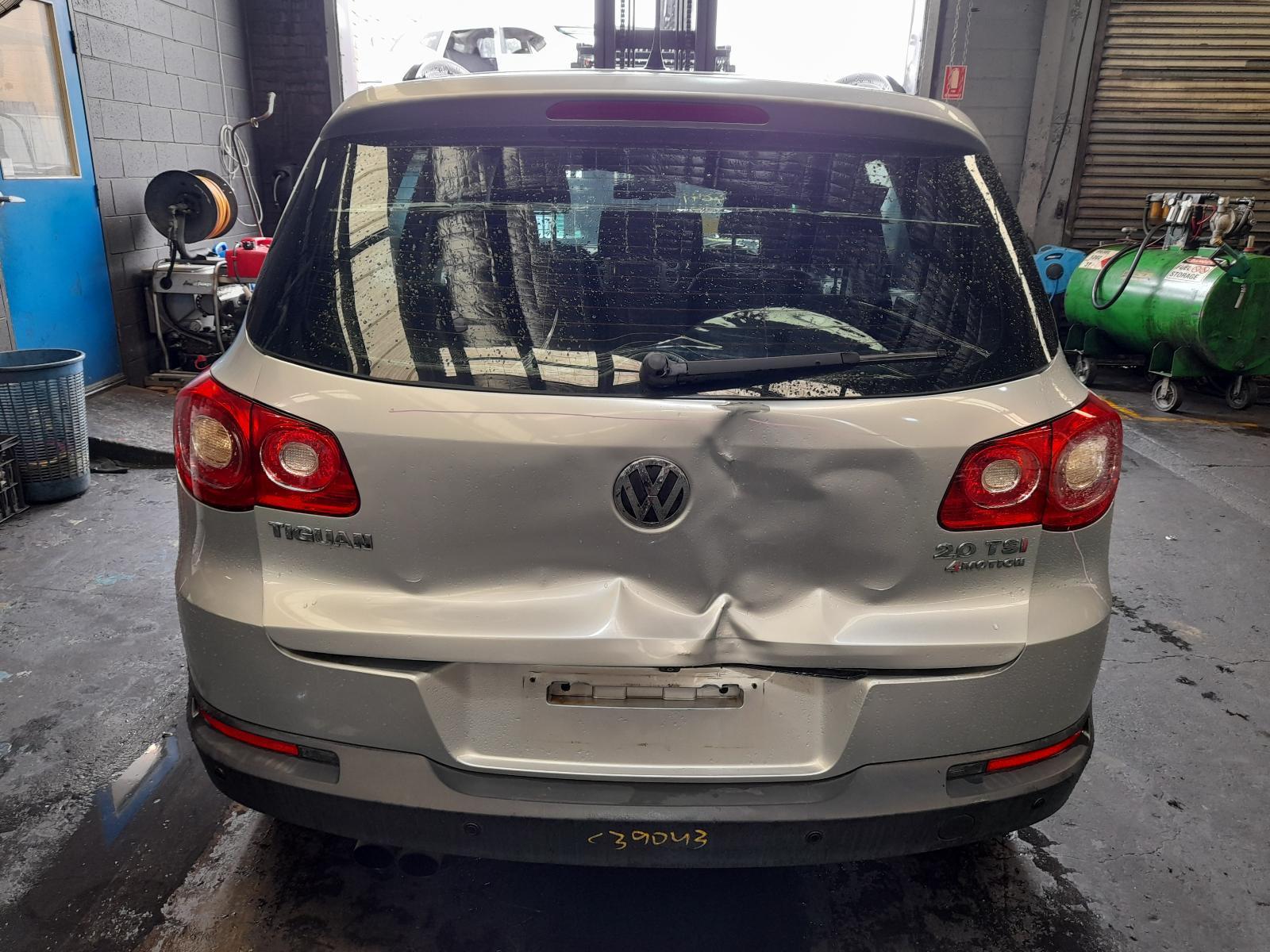 View Auto part Rear/Tailgate Glass Volkswagen Tiguan 2010