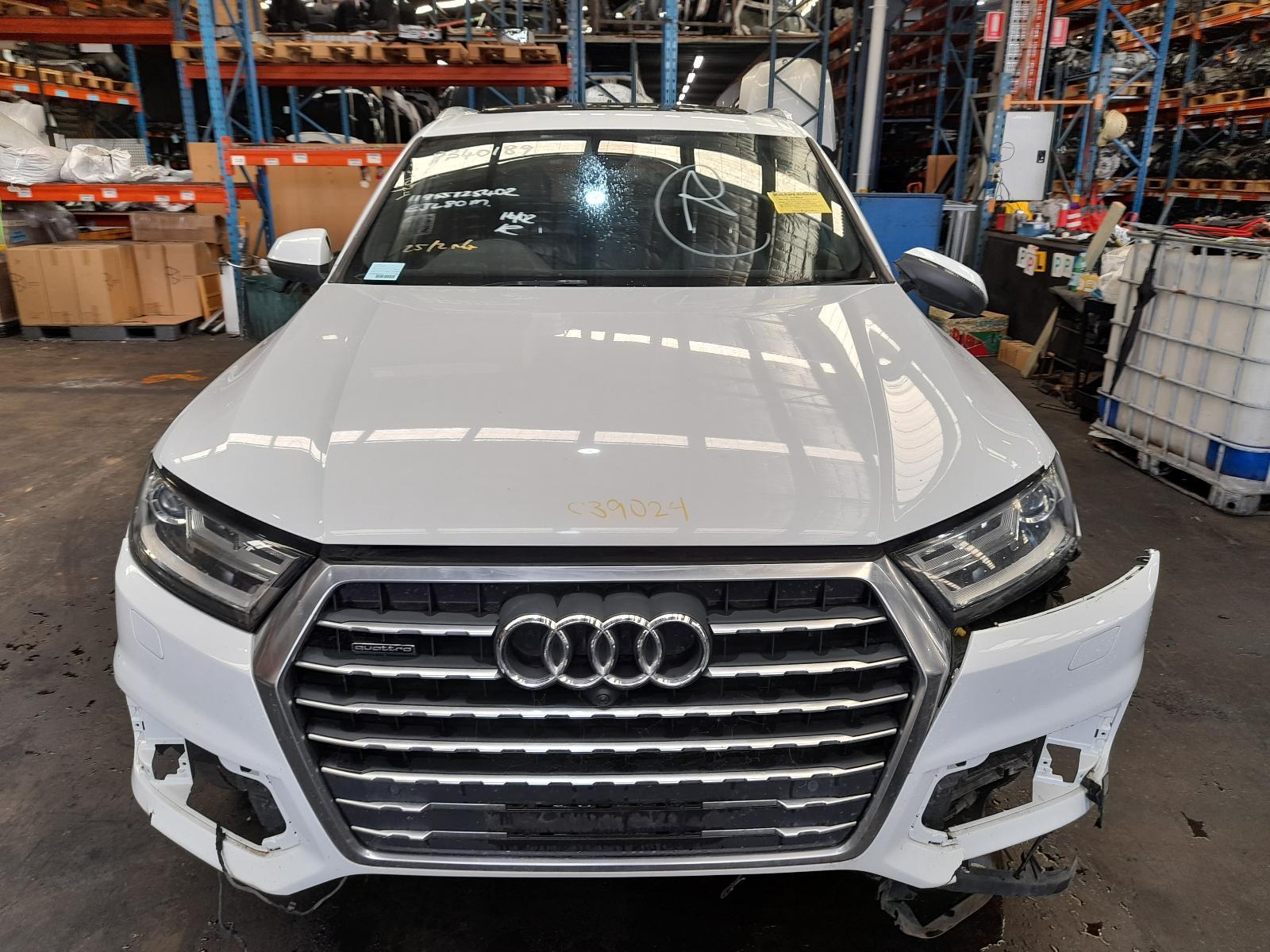 View Auto part Bonnet Audi Q7 2015