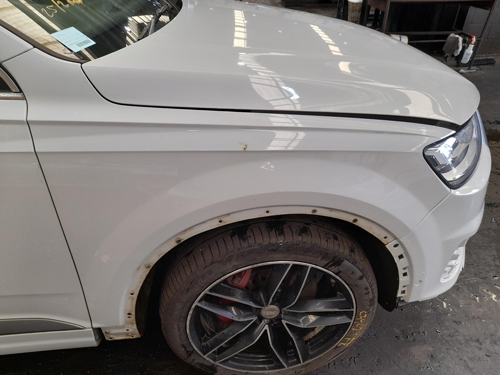 View Auto part Right Guard Audi Q7 2015