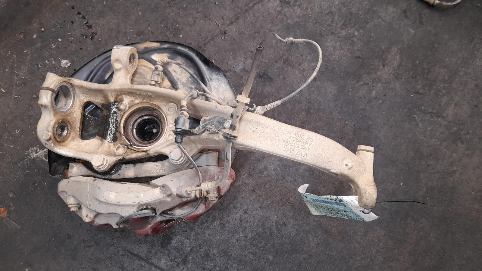 View Auto part Right Front Hub Assembly Audi Q7 2015