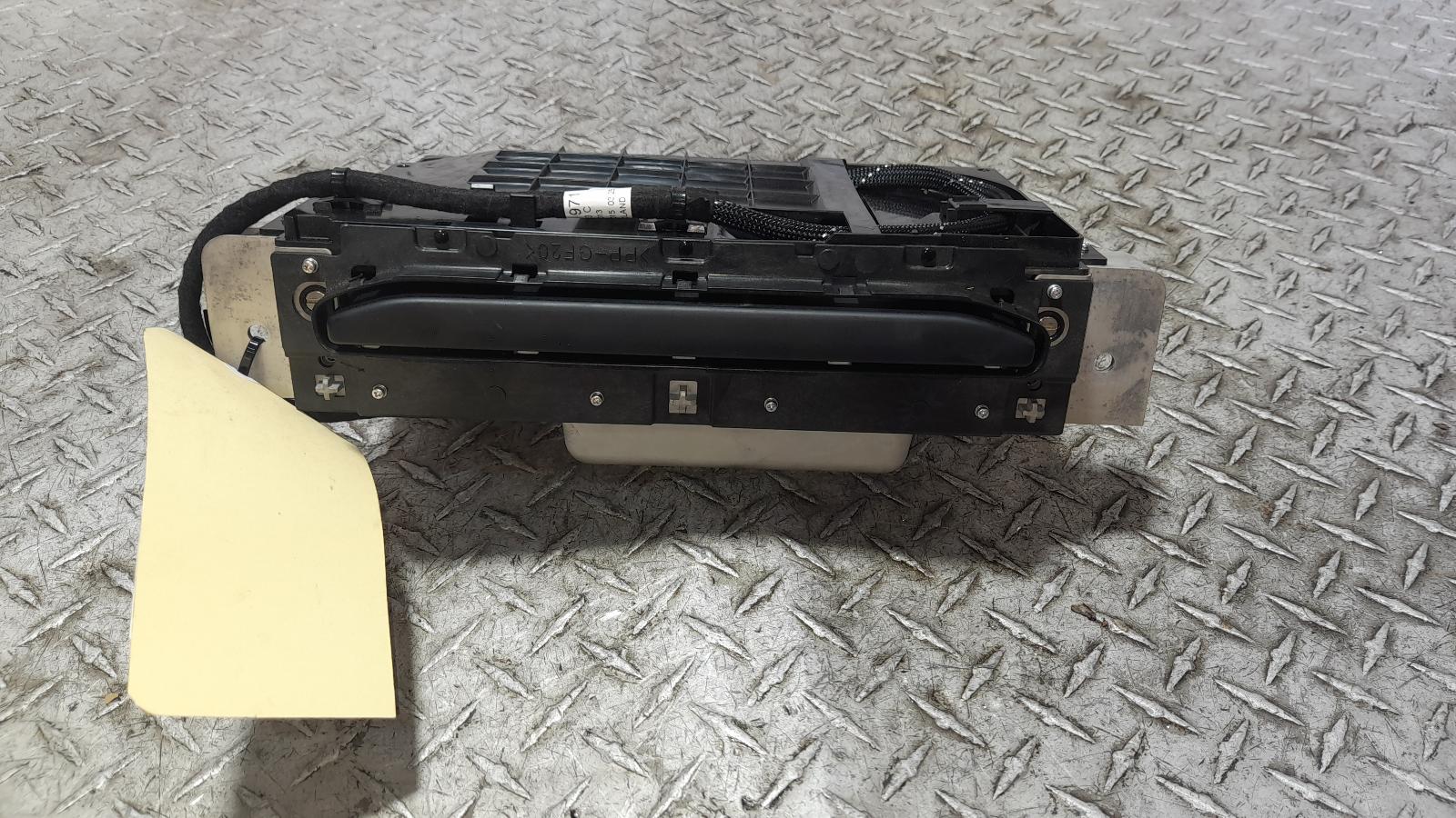 View Auto part Radio/Cd/Dvd/Sat/Tv Audi Q7 2015