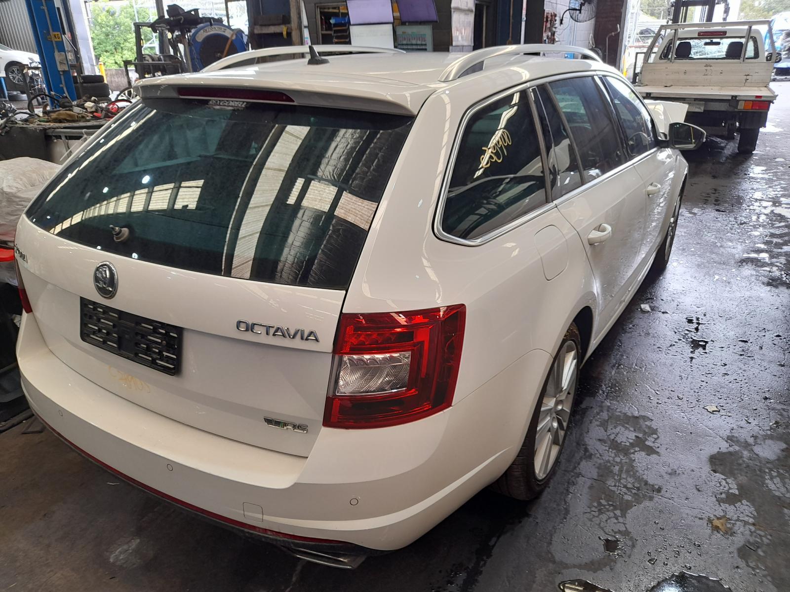 View Auto part Trans/Gearbox Skoda Octavia 2013