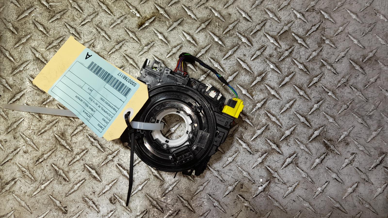 View Auto part Airbag Module/Sensor Skoda Octavia 2013