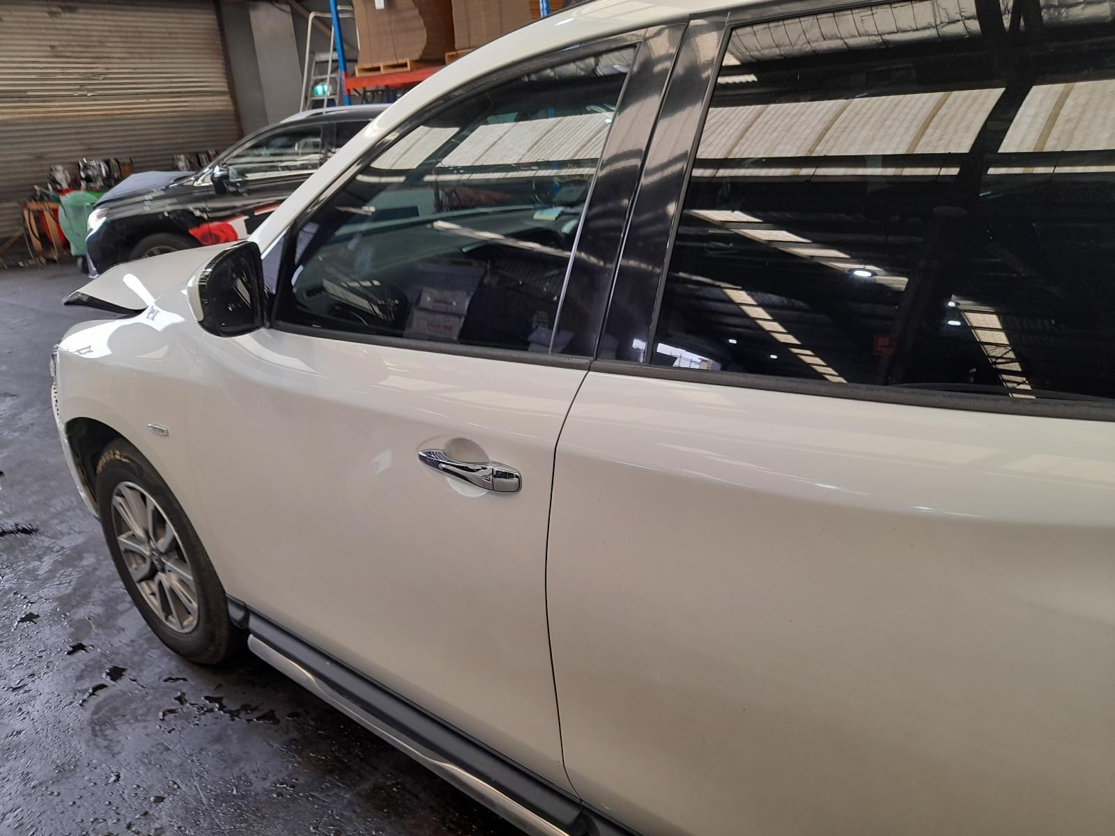 View Auto part Left Front Window Reg/Motor Nissan Pathfinder 2015