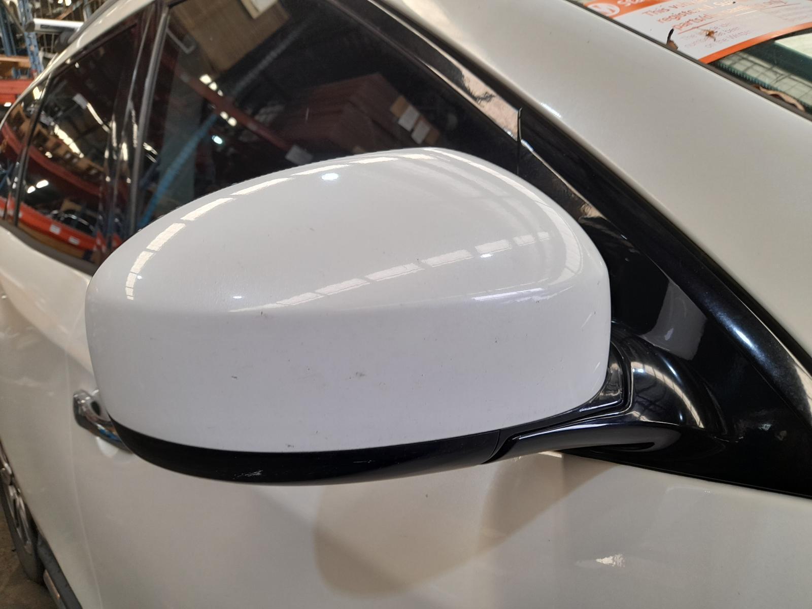 View Auto part Right Door Mirror Nissan Pathfinder 2015