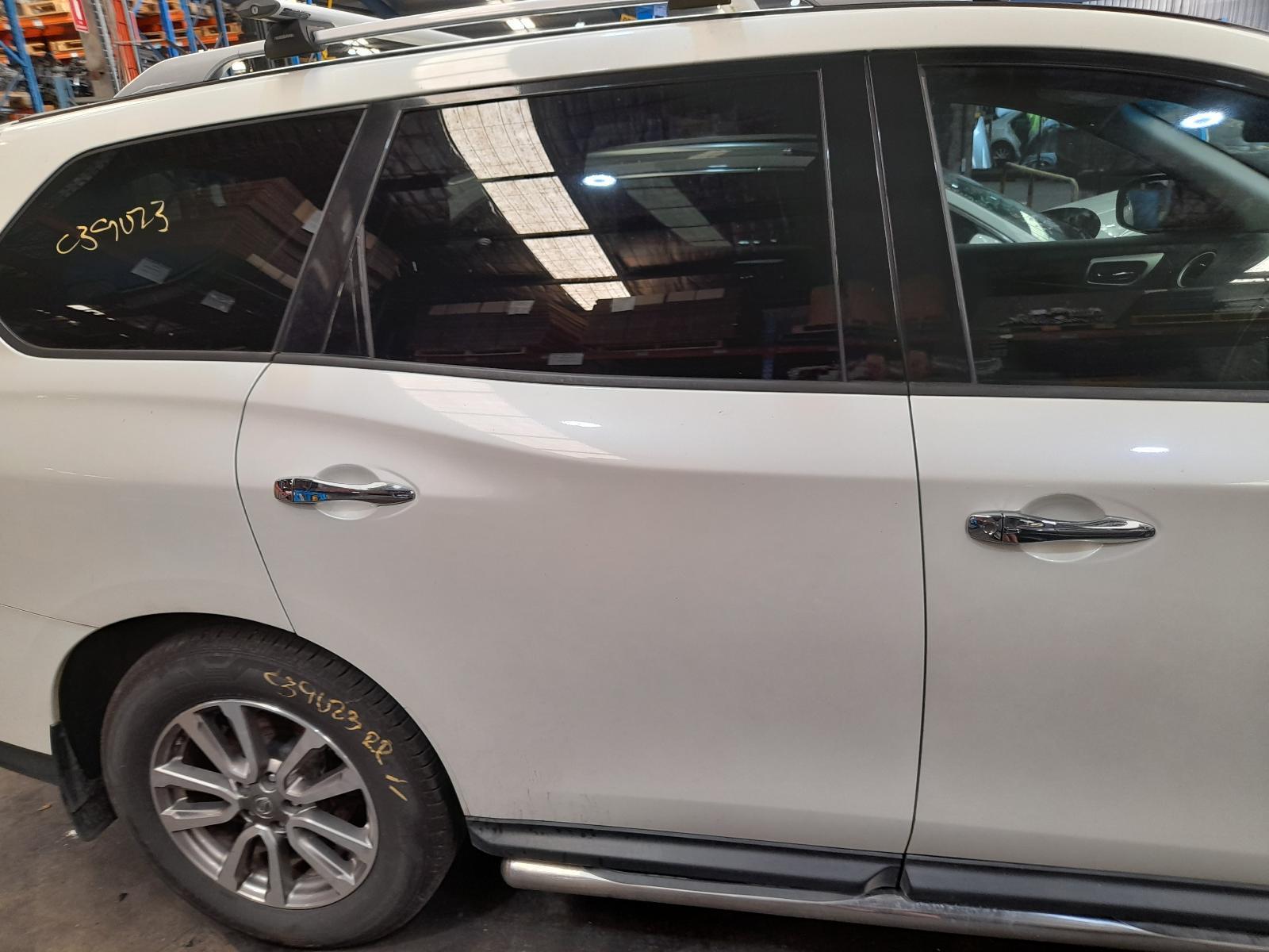 View Auto part Right Rear Wnd Reg/Motor Nissan Pathfinder 2015