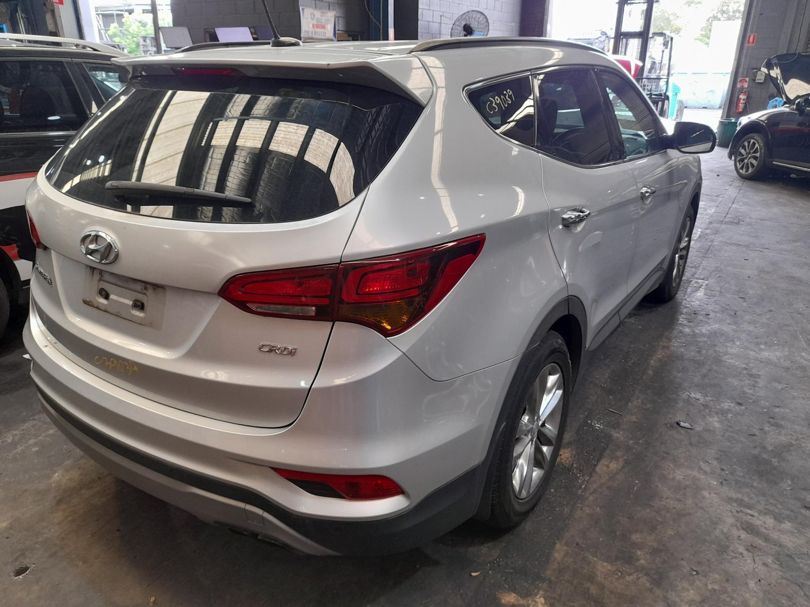 View Auto part Trans/Gearbox Hyundai Santa Fe 2016