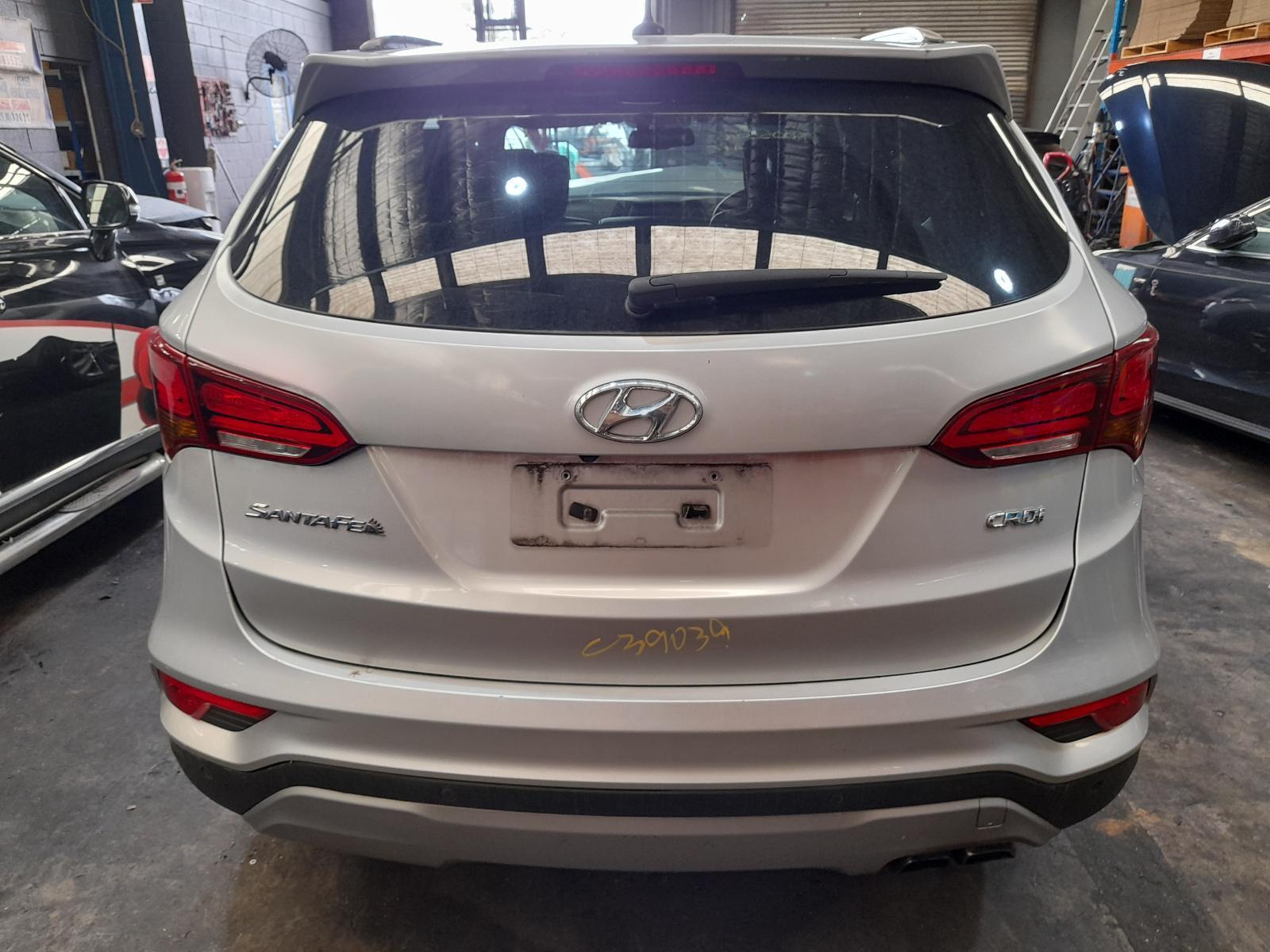 View Auto part Rear/Tailgate Glass Hyundai Santa Fe 2016