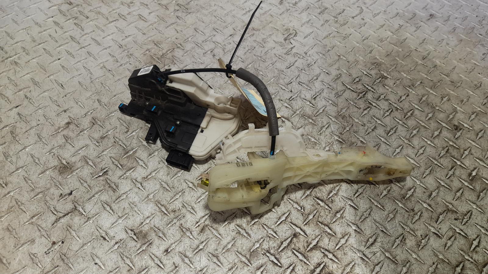 View Auto part Door/Boot/Gate Lock Hyundai Santa Fe 2016