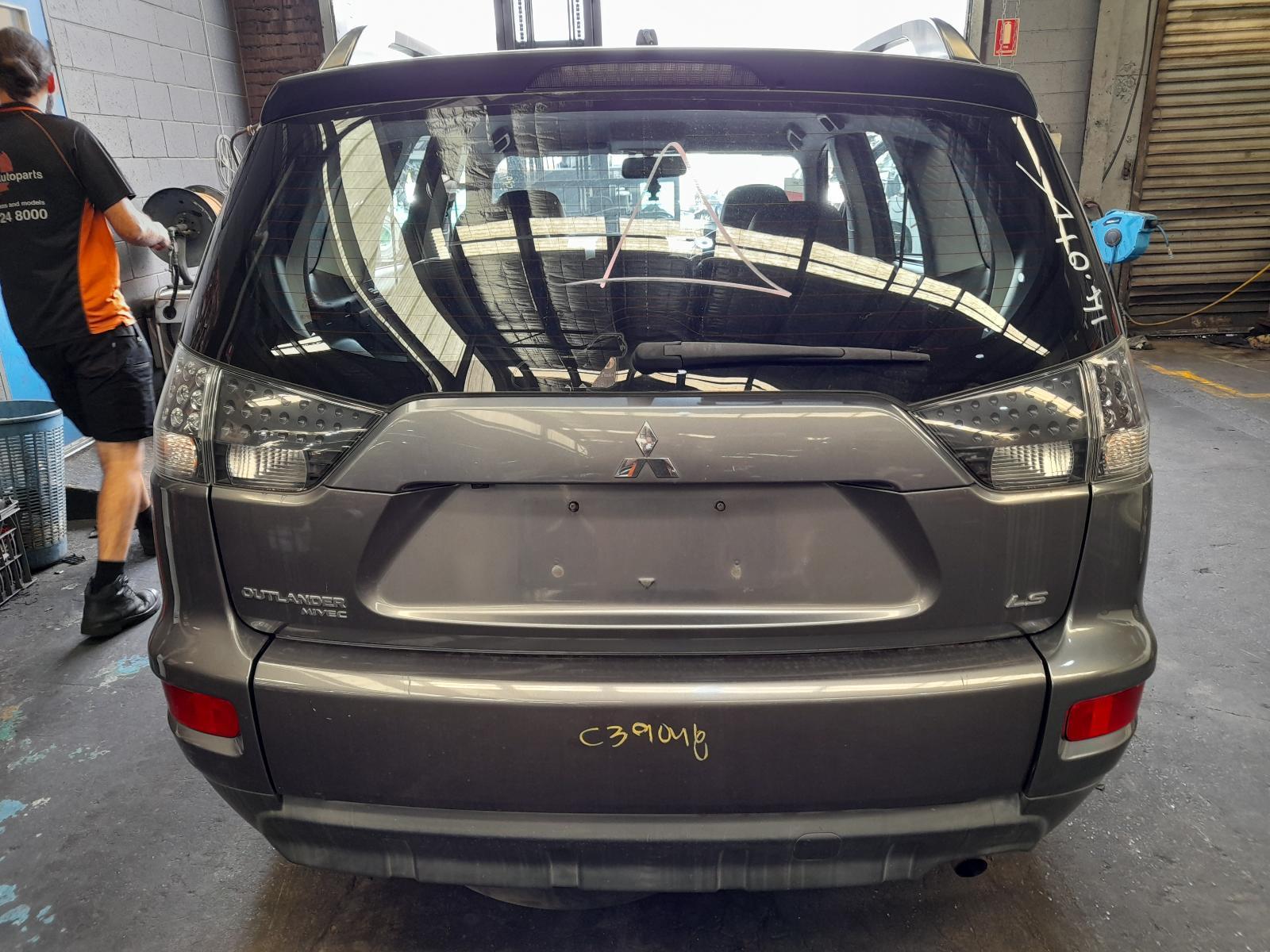View Auto part Bootlid/Tailgate Mitsubishi Outlander 2012