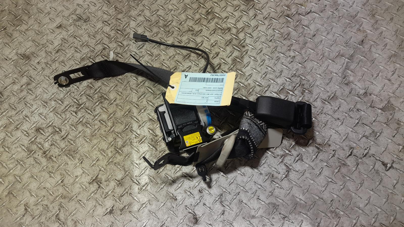 View Auto part Seatbelt/Stalk Mazda 2 2022