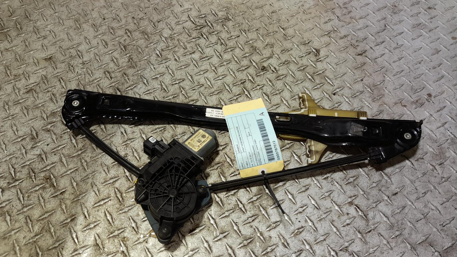 View Auto part Right Rear Wnd Reg/Motor Volkswagen Amarok 2015