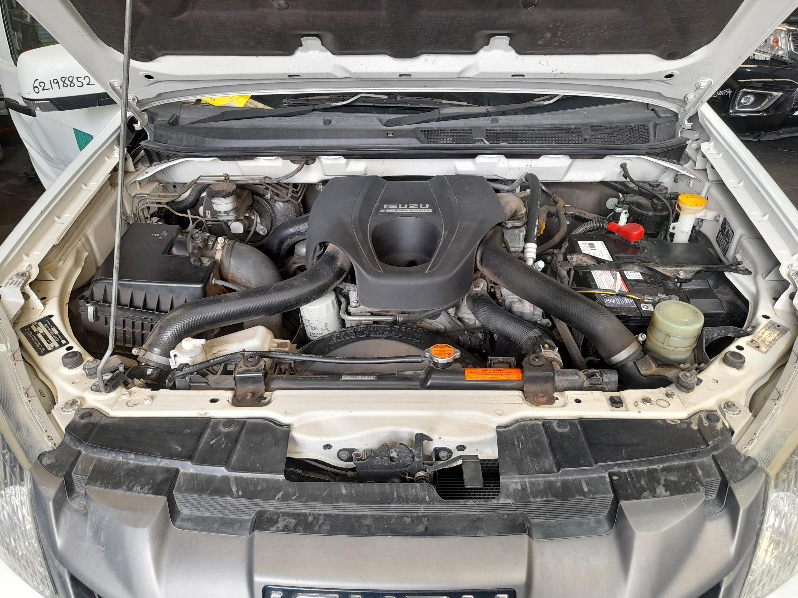 View Auto part Engine Isuzu Dmax 2013