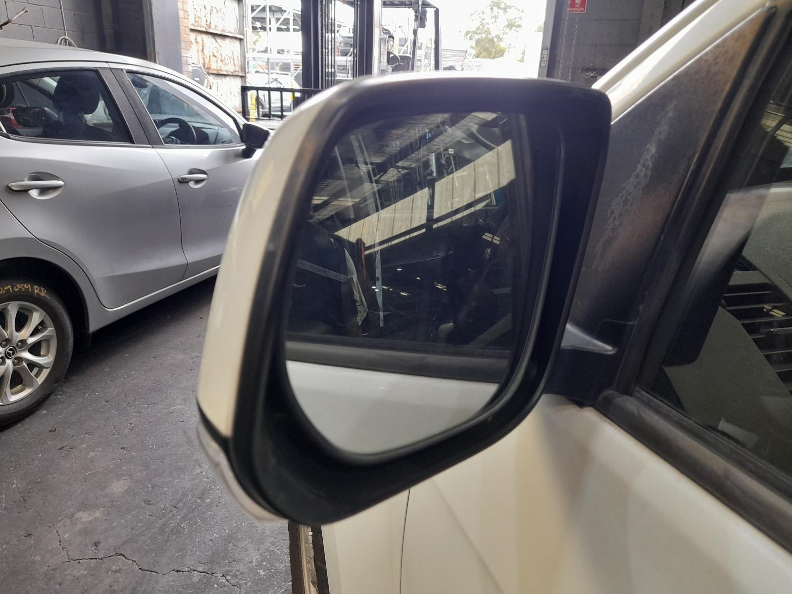 2013 Isuzu Dmax Left Door Mirror View Auto part Left Door Mirror Isuzu Dmax 2013