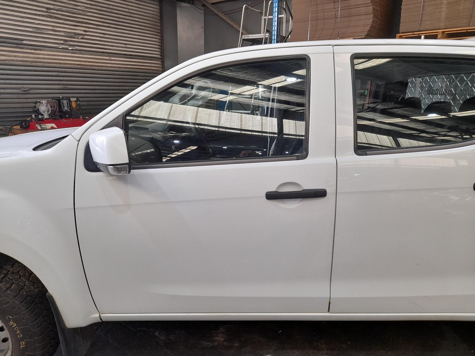 View Auto part Left Front Window Reg/Motor Isuzu Dmax 2013